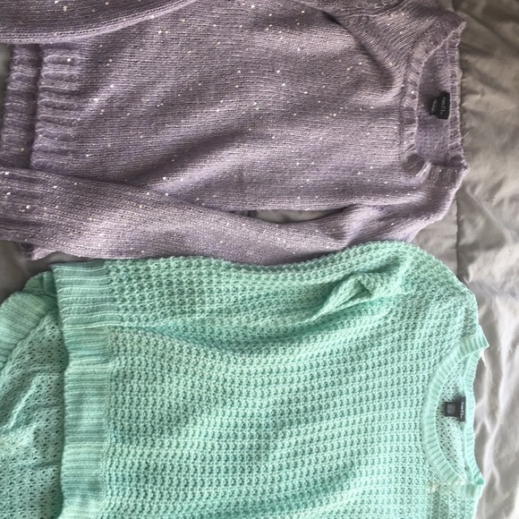 Sweaters - Picture 1 of 3